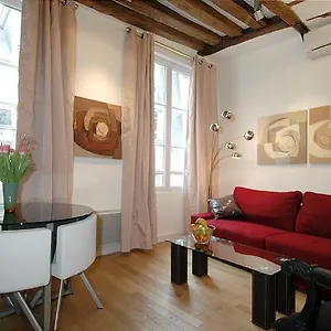 Holidaysinparis-bourg Tibourg Ii France